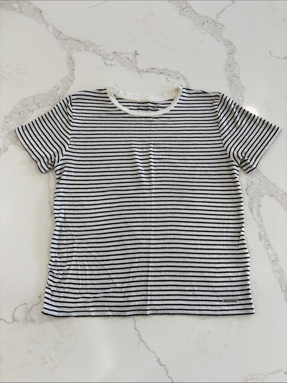 Abercrombie & Fitch White & Black Striped Short Sleeve Tee Shirt Size XS